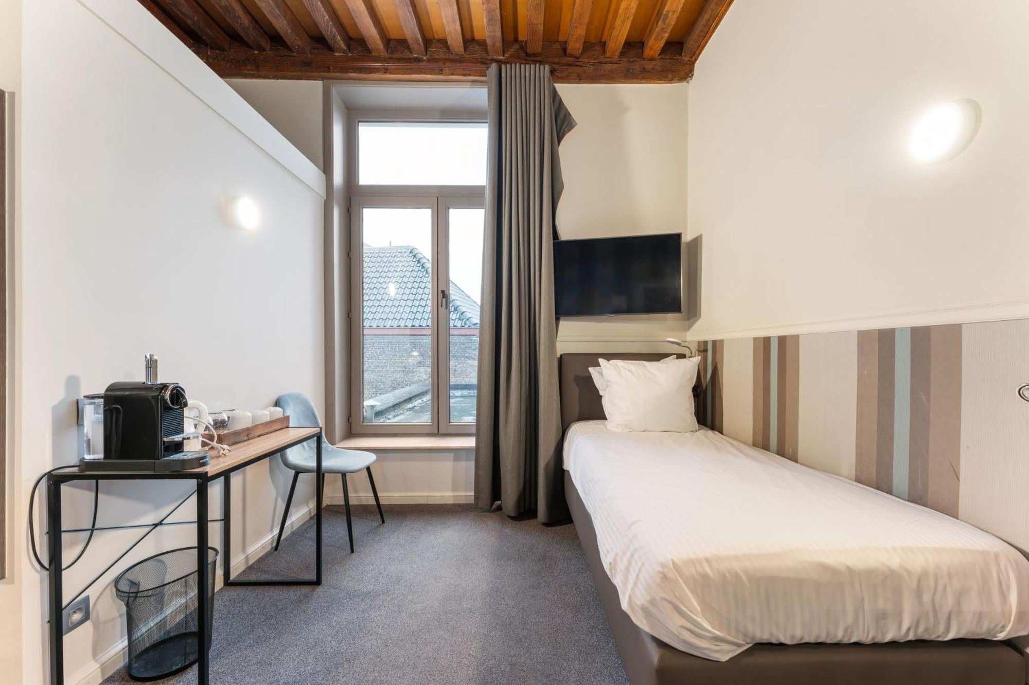 Hotel Karel De Stoute Брюгге Экстерьер фото